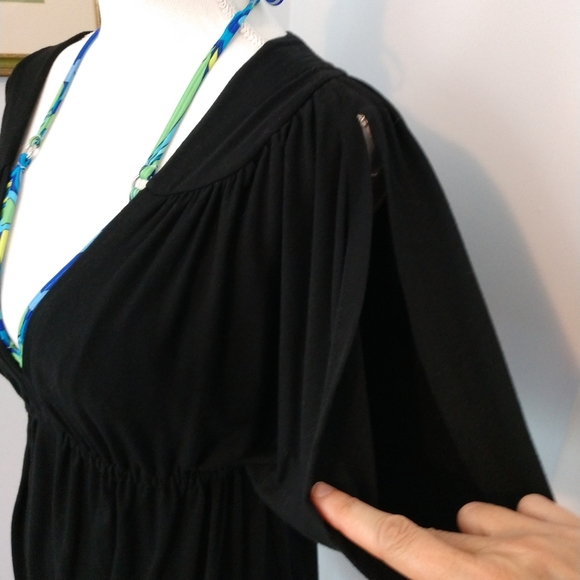 Guess Black Low Cut Top or Swim Cover-up - Picture 3 of 5